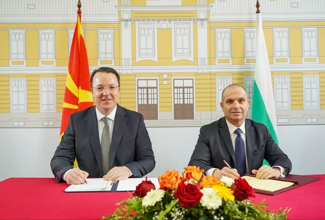 Потпишан Договор за железничкиот тунел на Коридор 8 меѓу Македонија и Бугарија