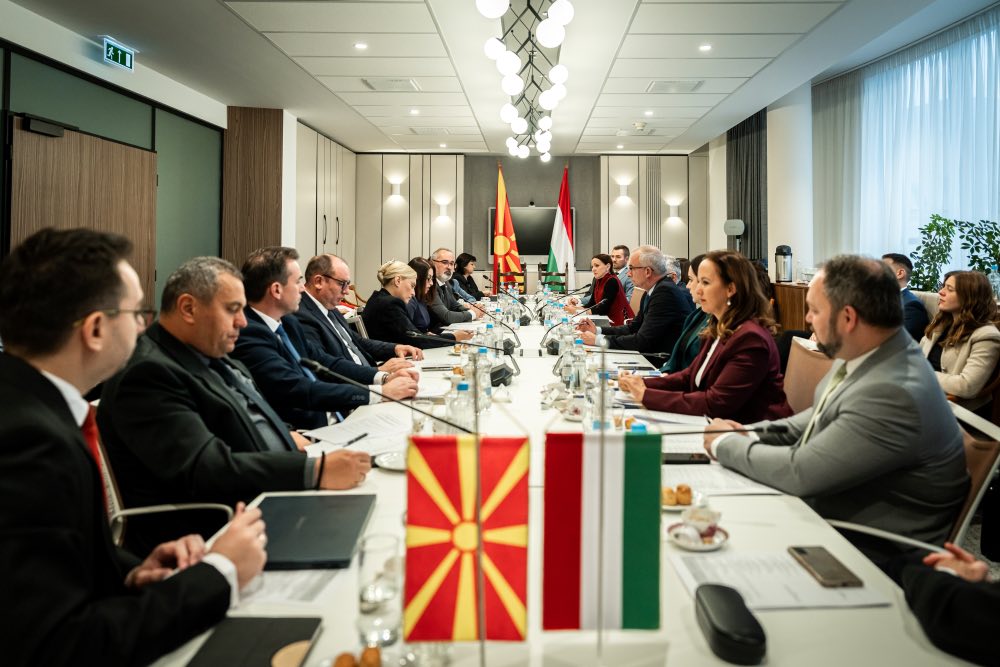 Геотермална енергија, модернизација на РЕК Битола и интеграција на пазарот на струја: Македонија и Унгарија ја зацврстуваат енергетската соработка