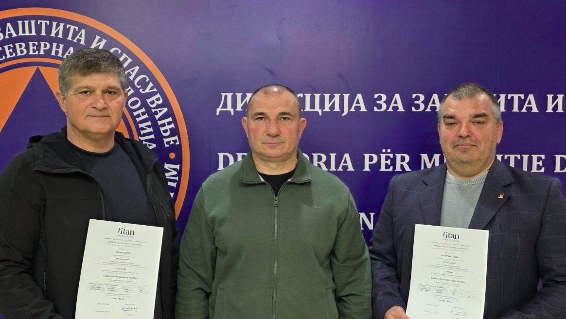 ДЗС со пет пилоти ќе ја пречека сезоната на пожари: Заврши обуката на двајца нови воздухопловци во Шпанија